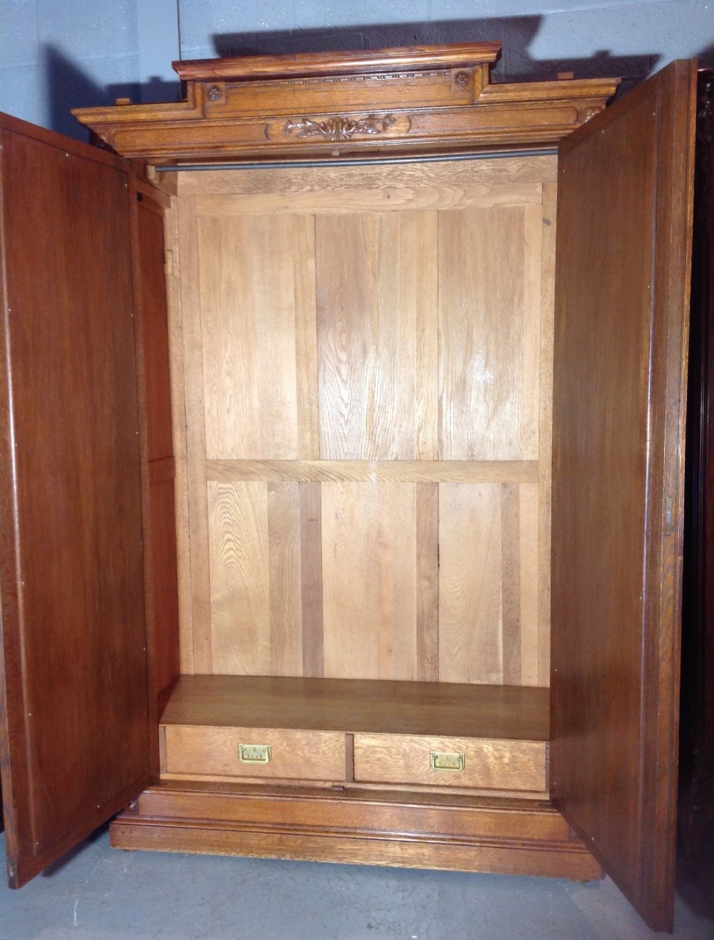 LARGE FRENCH OAK ARMOIRE View X