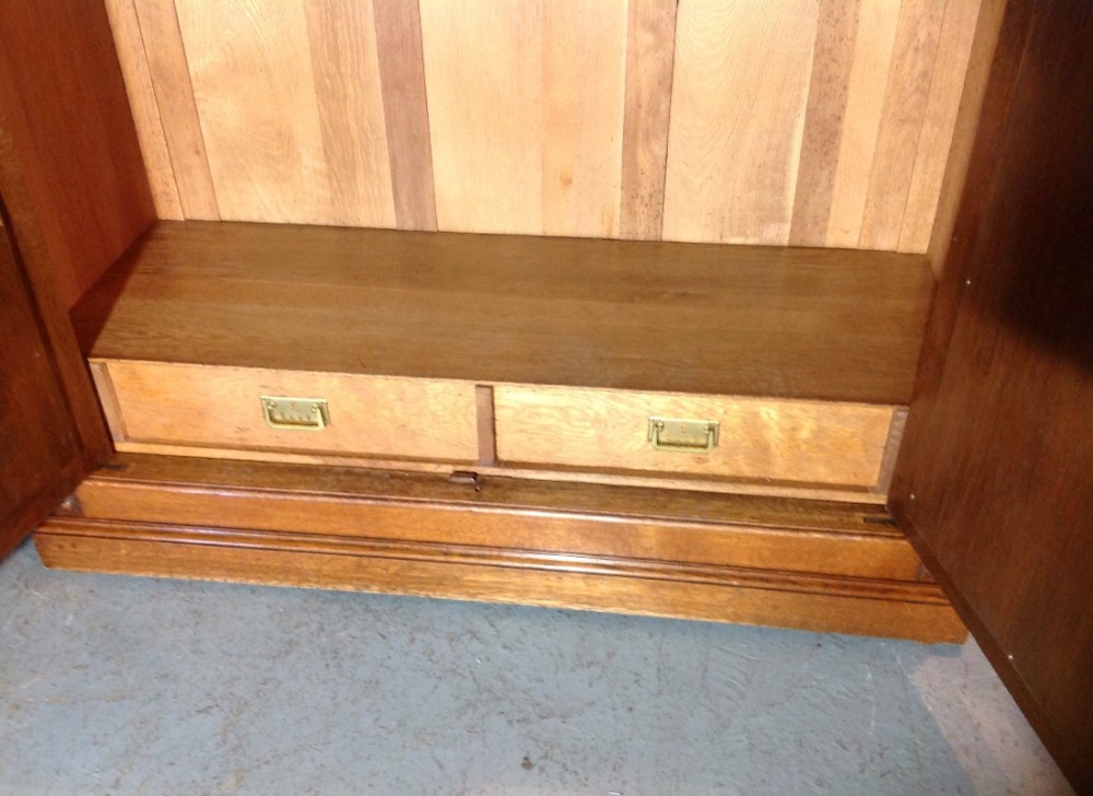 LARGE FRENCH OAK ARMOIRE View XI