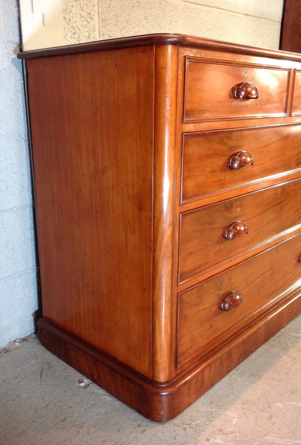 MAHOGANY VICTORIAN CHEST OF DRAWERS View V