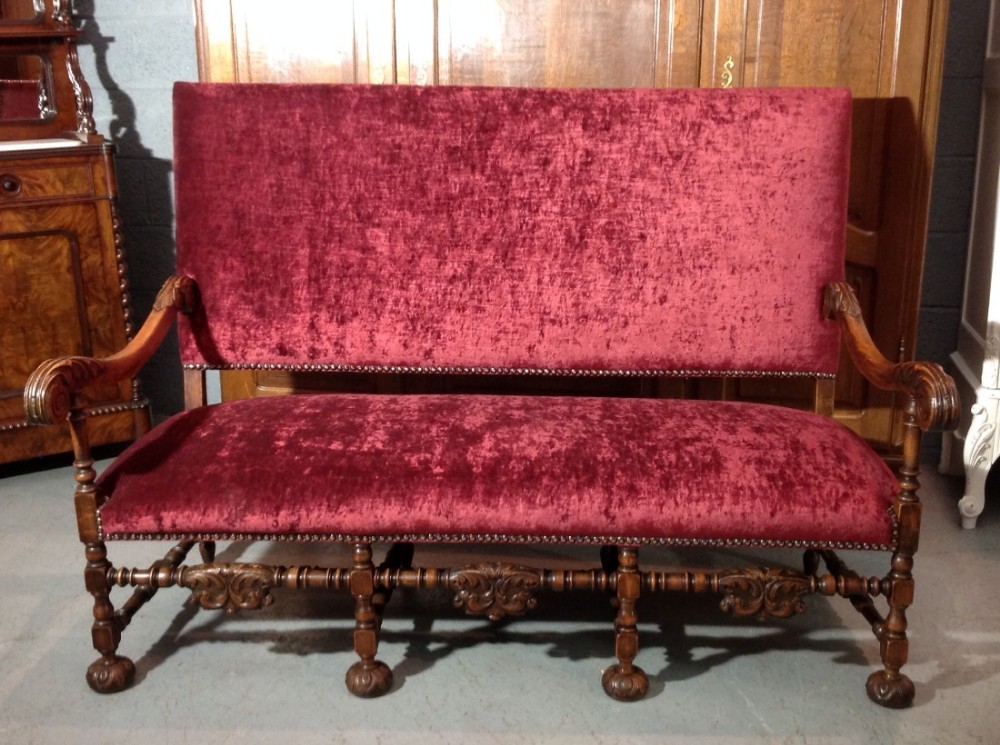 carved french walnut bench - CATEGORY: ANTIQUE FURNITURE - DATED 1890