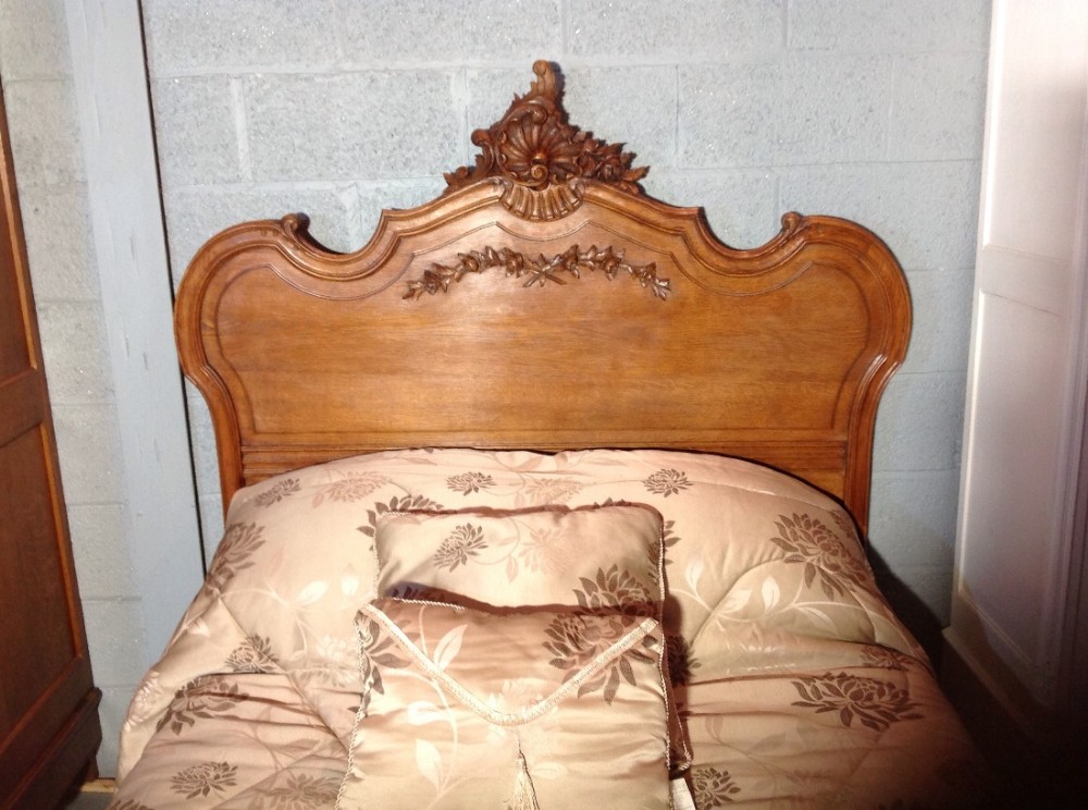 CARVED OAK FRENCH BED View II