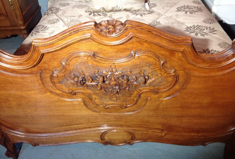 CARVED OAK FRENCH BED View IV