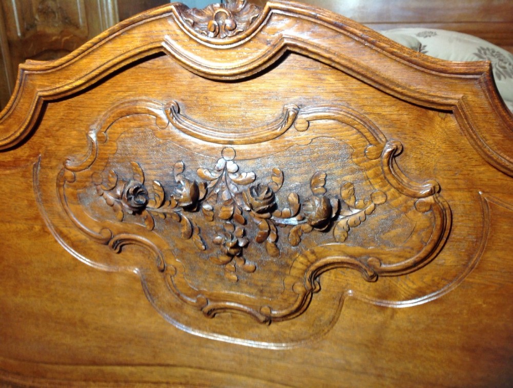 CARVED OAK FRENCH BED View VIII