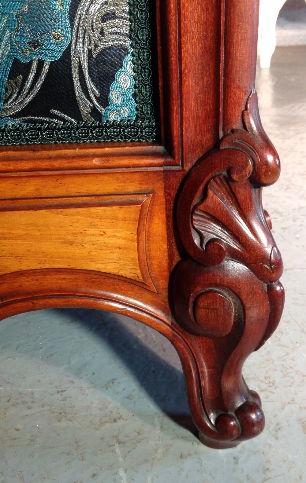 UPHOLSTERED FRENCH MAHOGANY BED View XII