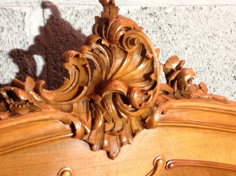 FRENCH WALNUT BED View III