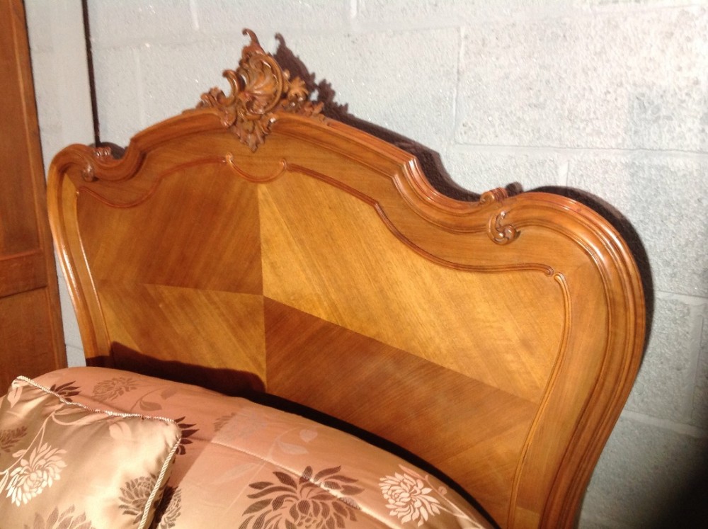 FRENCH WALNUT BED View IV