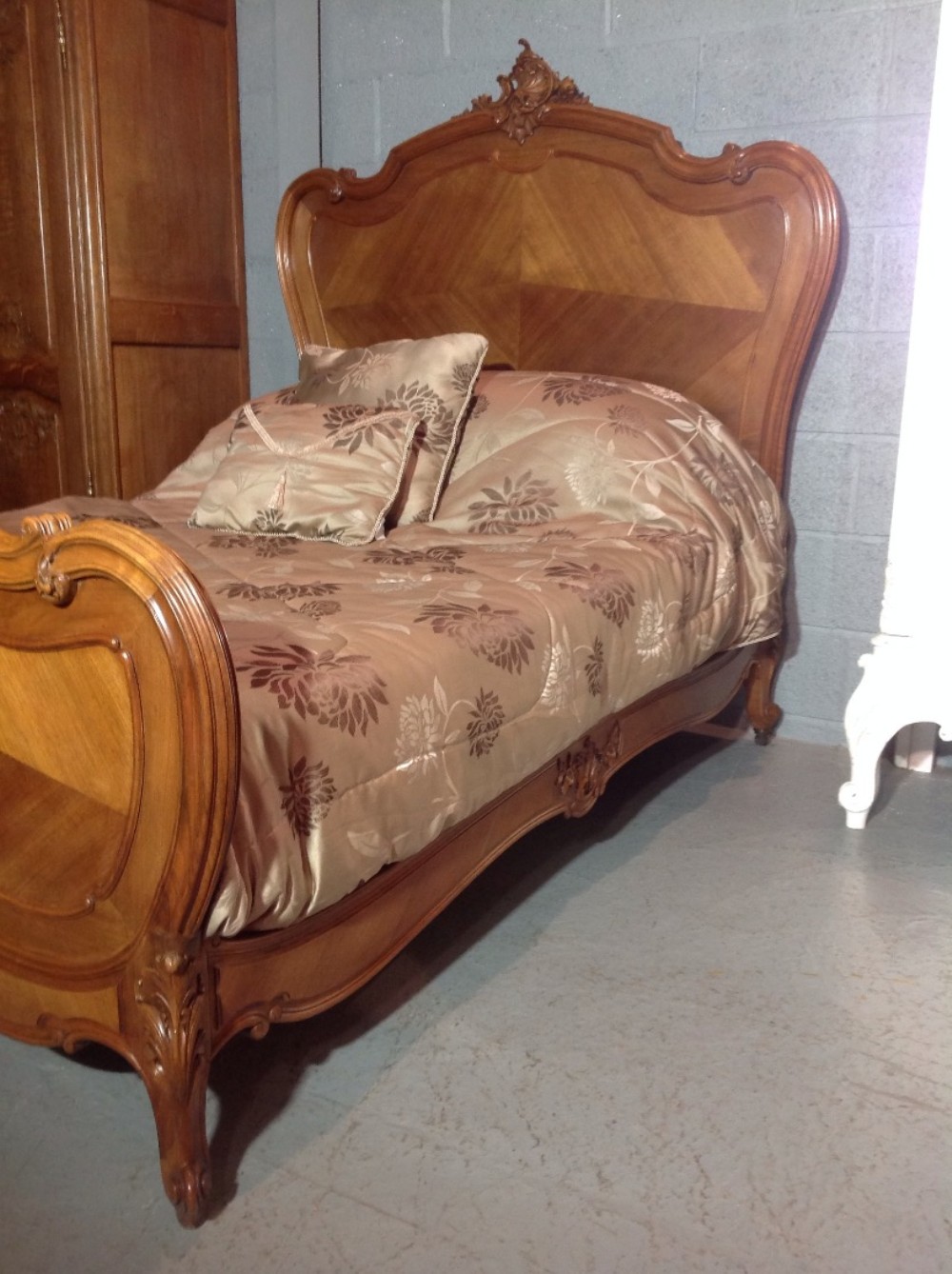 FRENCH WALNUT BED View VII