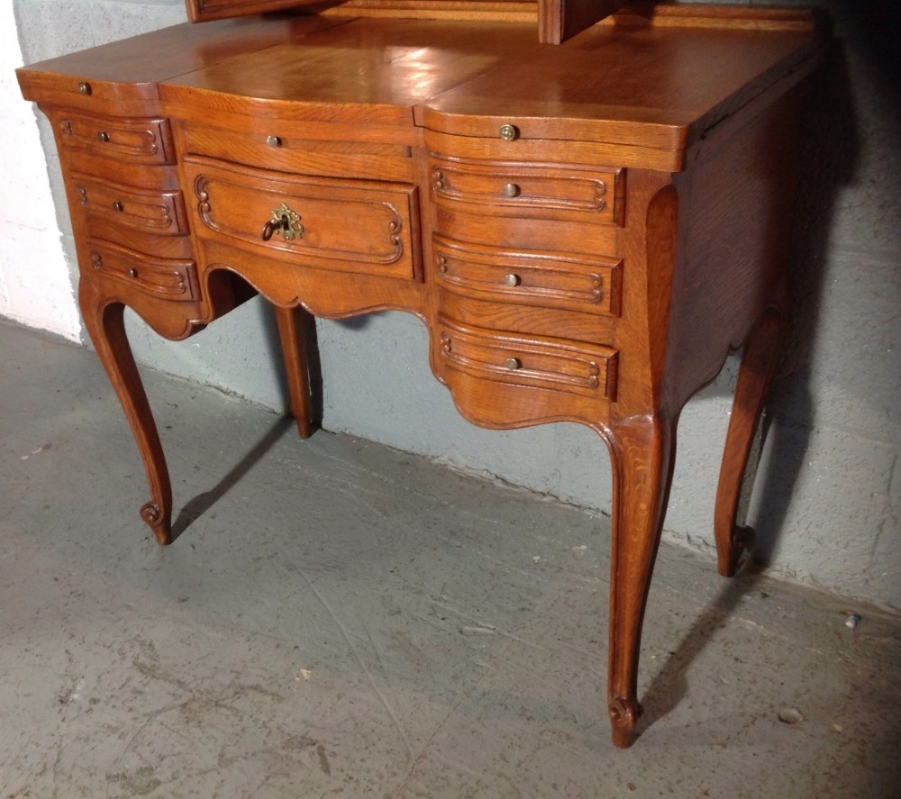 FRENCH OAK DRESSING TABLE View VII