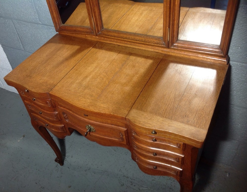 FRENCH OAK DRESSING TABLE View VIII