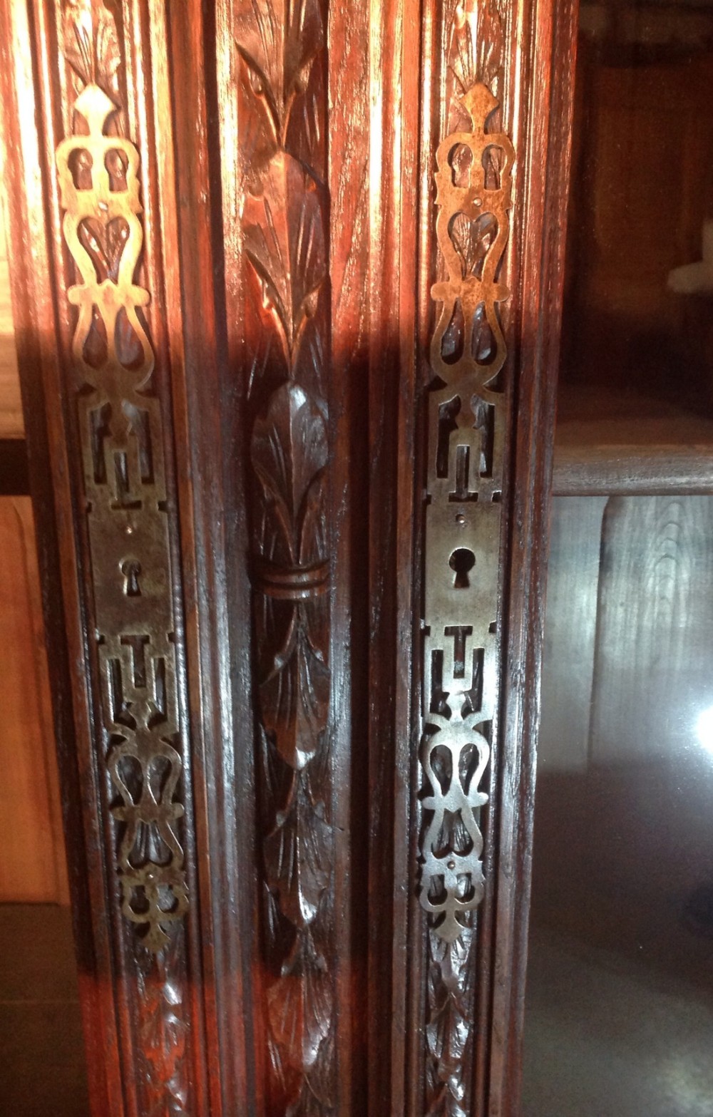 OUTSTANDING CARVED OAK BRETON BOOKCASE  View VI