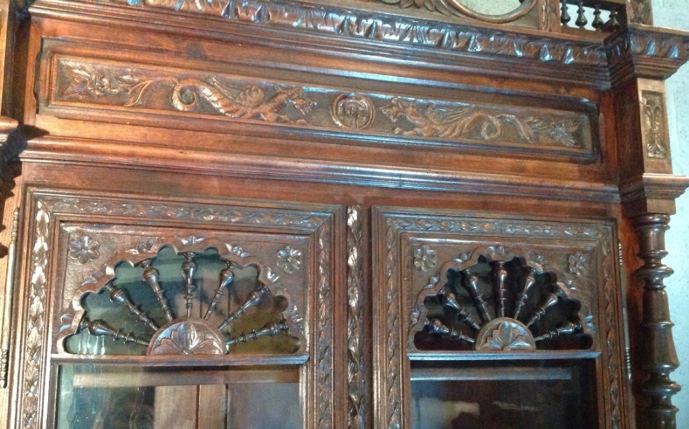 OUTSTANDING CARVED OAK BRETON BOOKCASE  View VII