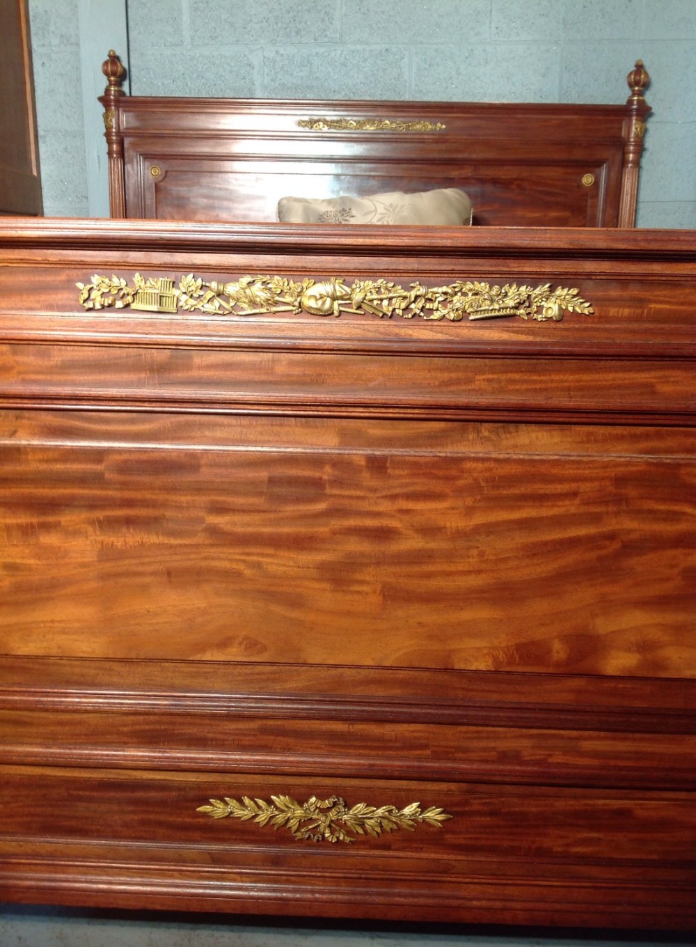 FRENCH MAHOGANY KINGSIZE BED View IV