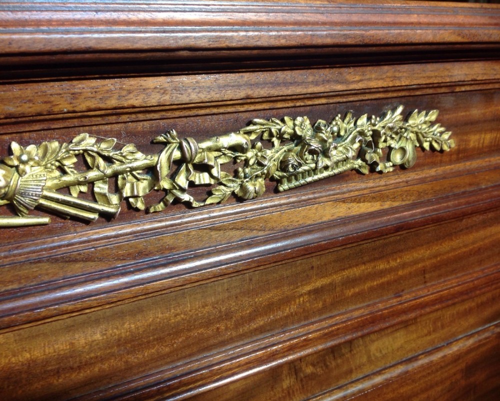 FRENCH MAHOGANY KINGSIZE BED View X
