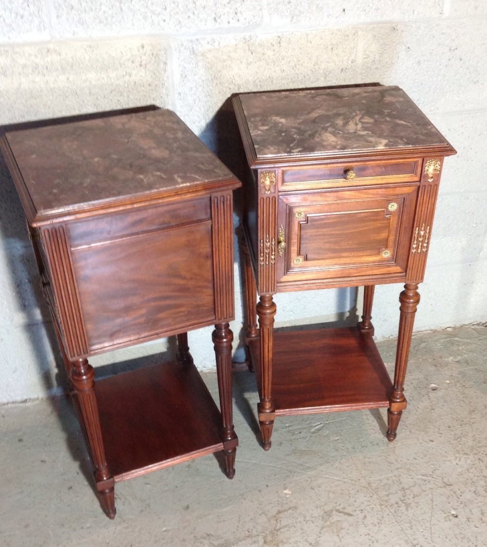 PAIR OF MAHOGANY BEDSIDE CABINETS View V