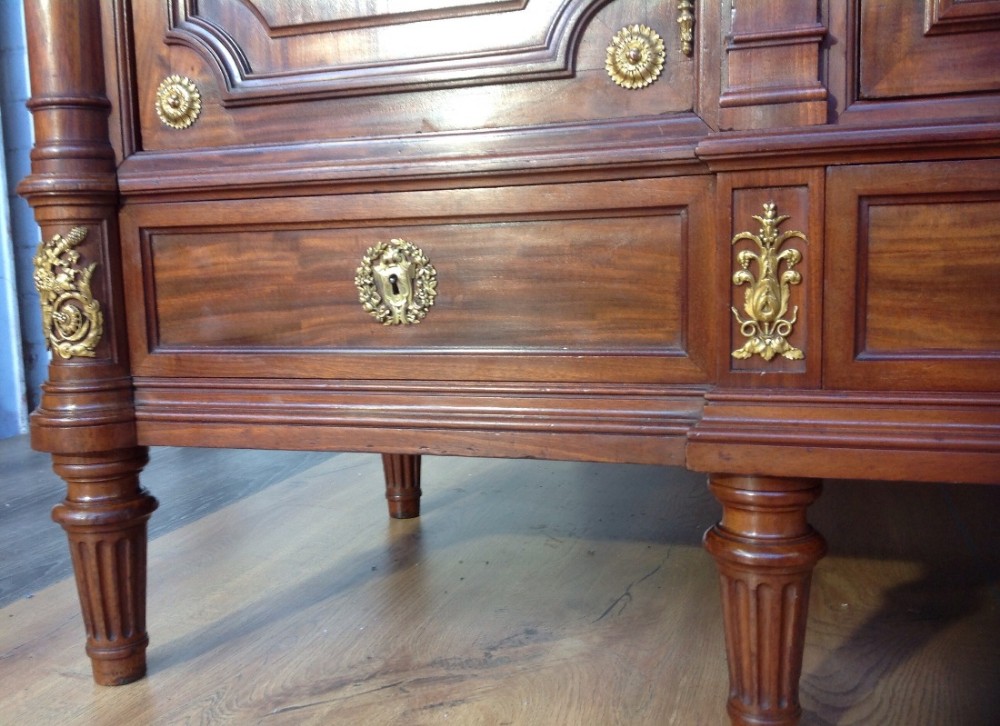 LARGE FRENCH MAHOGANY ARMOIRE  View V