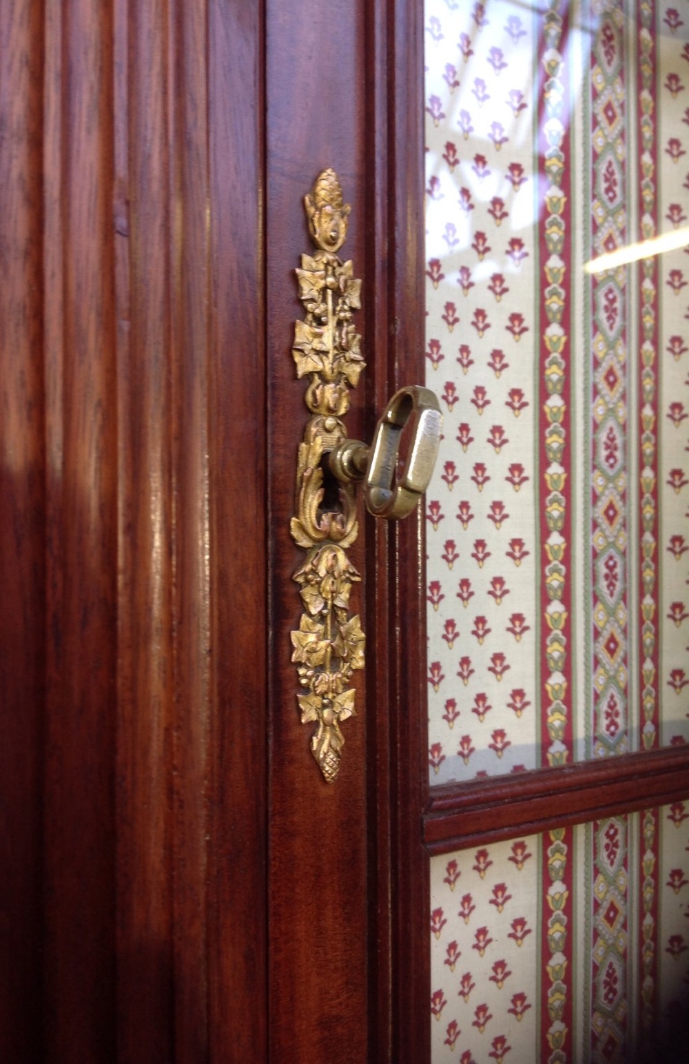 LARGE FRENCH MAHOGANY ARMOIRE  View IX