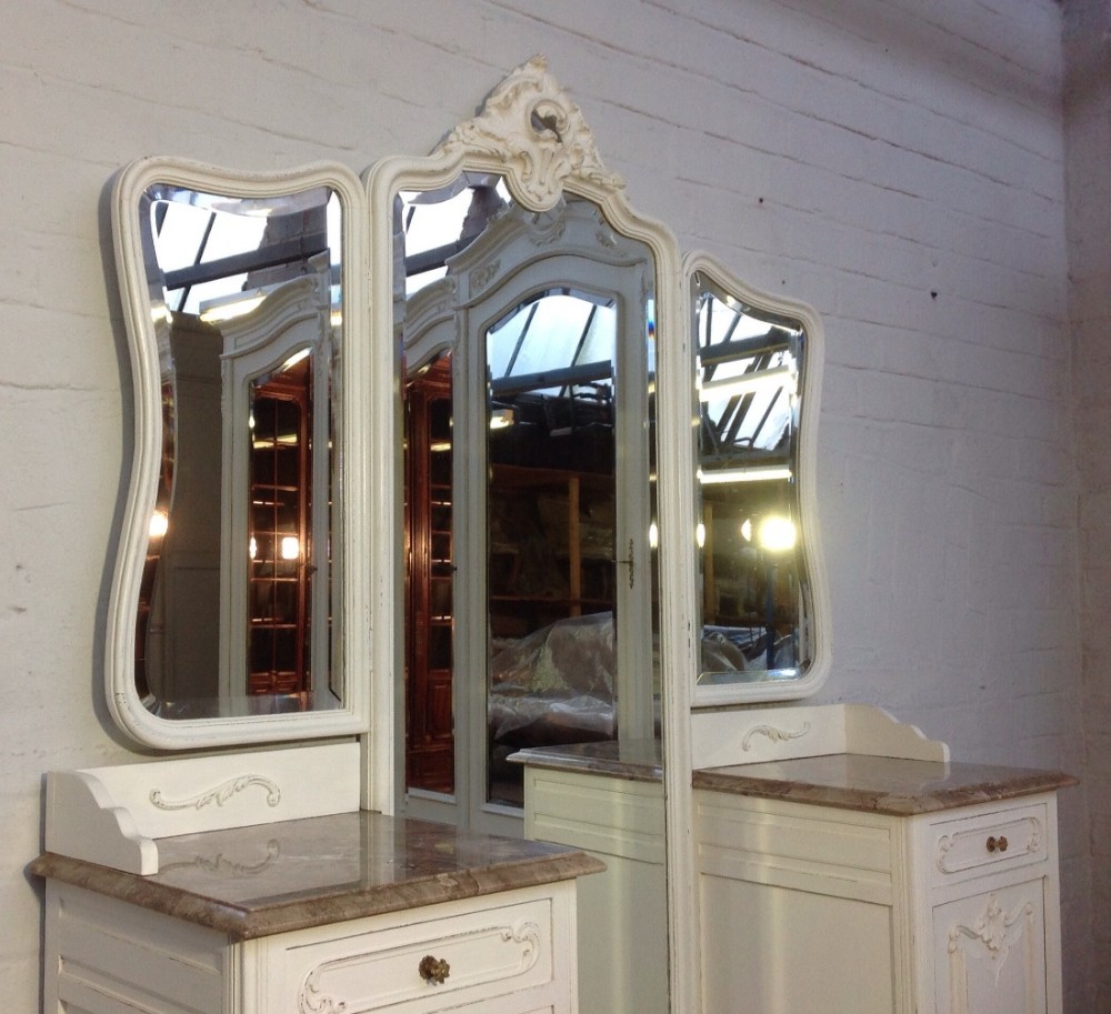 FRENCH PAINTED DRESSING TABLE View VIII