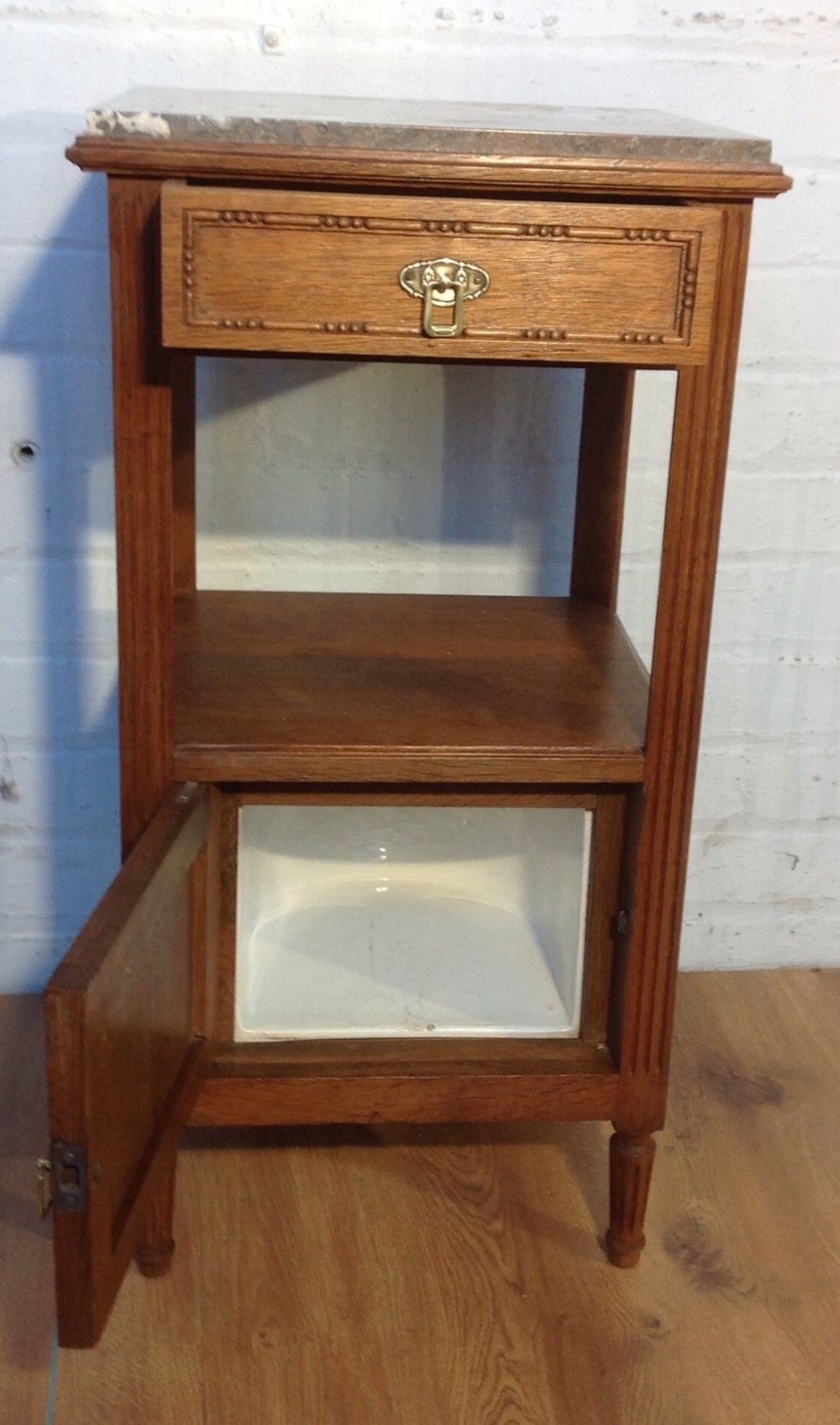 FRENCH OAK BEDSIDE CABINET View II