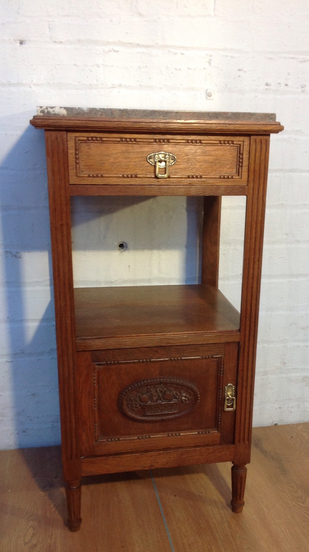 FRENCH OAK BEDSIDE CABINET View V