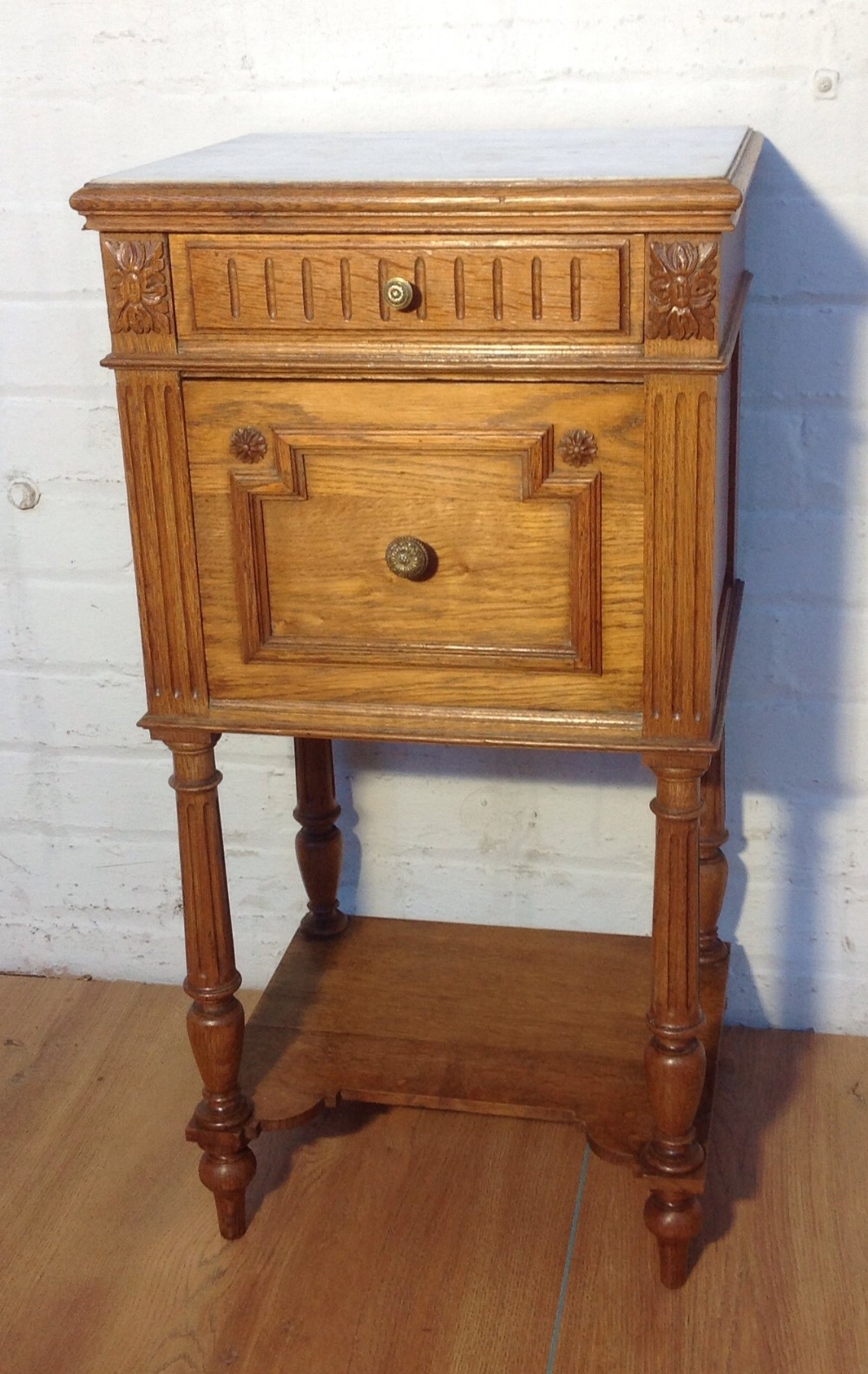 FRENCH OAK BEDSIDE CABINET View VII
