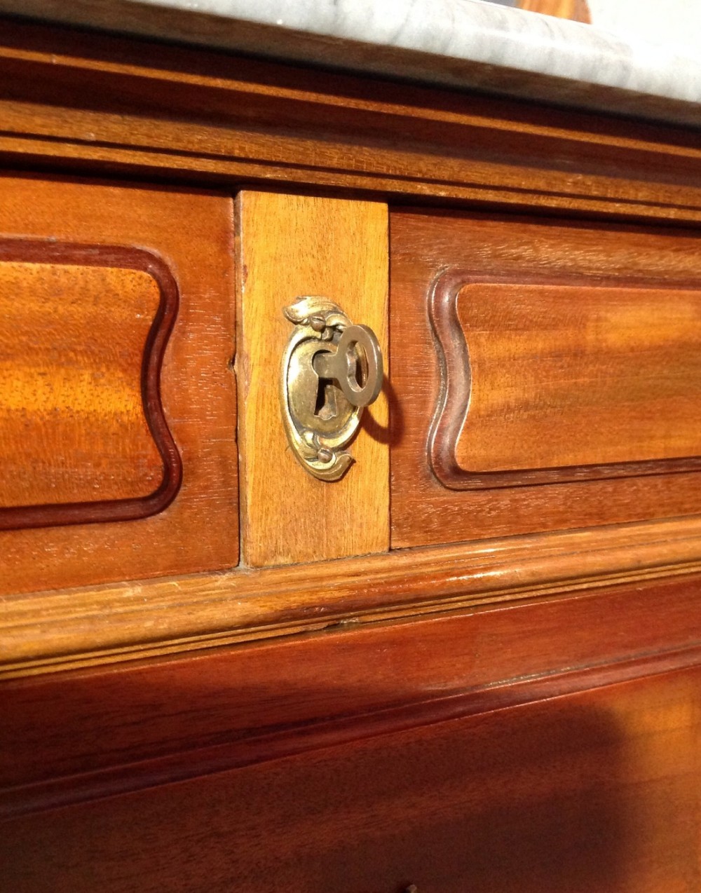 MAHOGANY FRENCH WASHSTAND DRESSING TABLE View VI