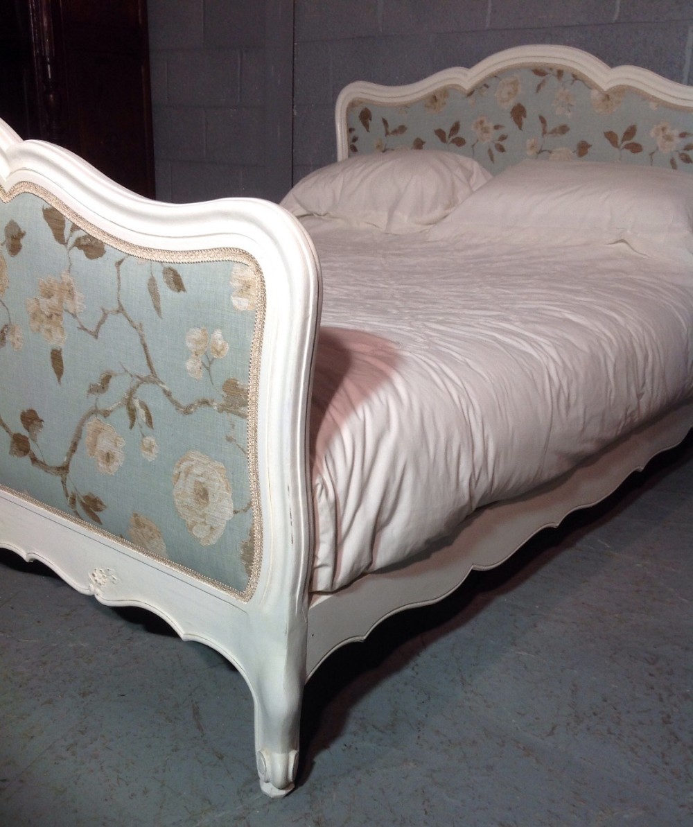 FRENCH KINGSIZE UPHOLSTERED BED View IV