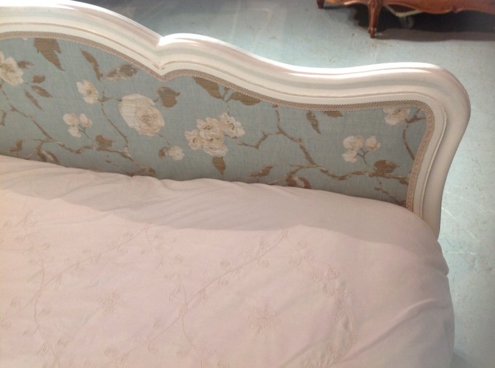 FRENCH KINGSIZE UPHOLSTERED BED View VIII
