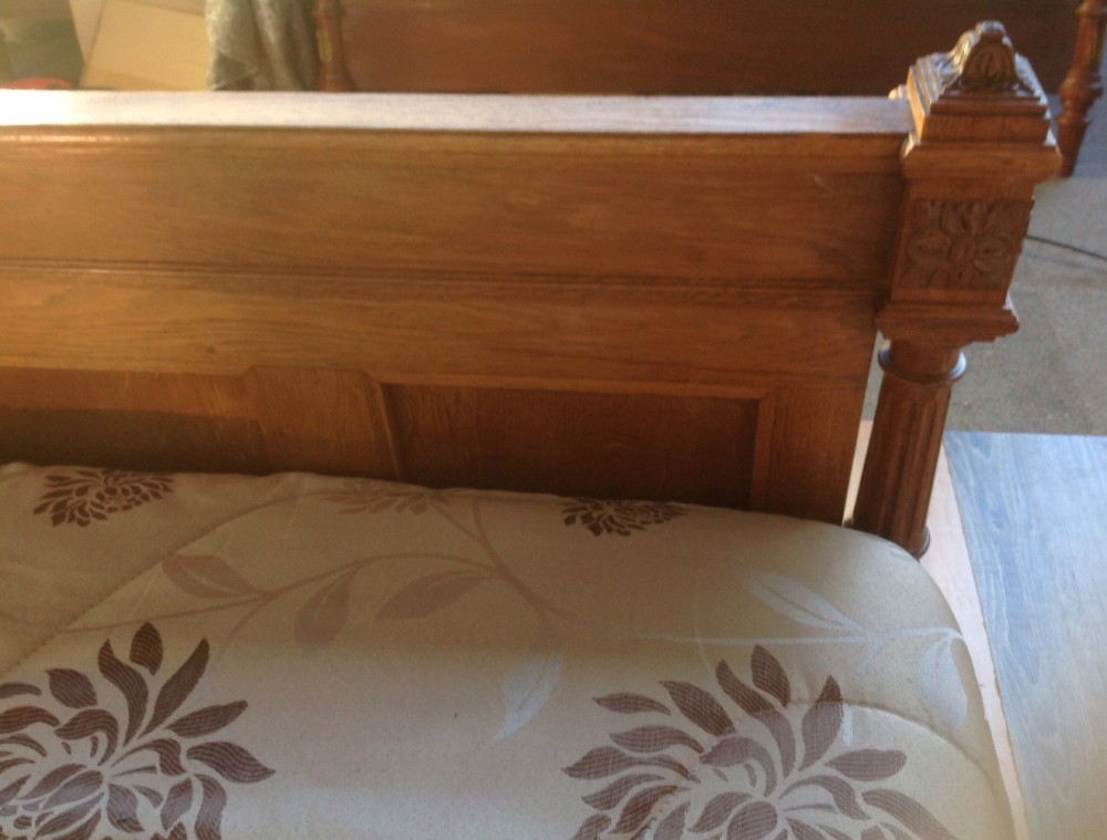FRENCH OAK KINGSIZE BED View IV
