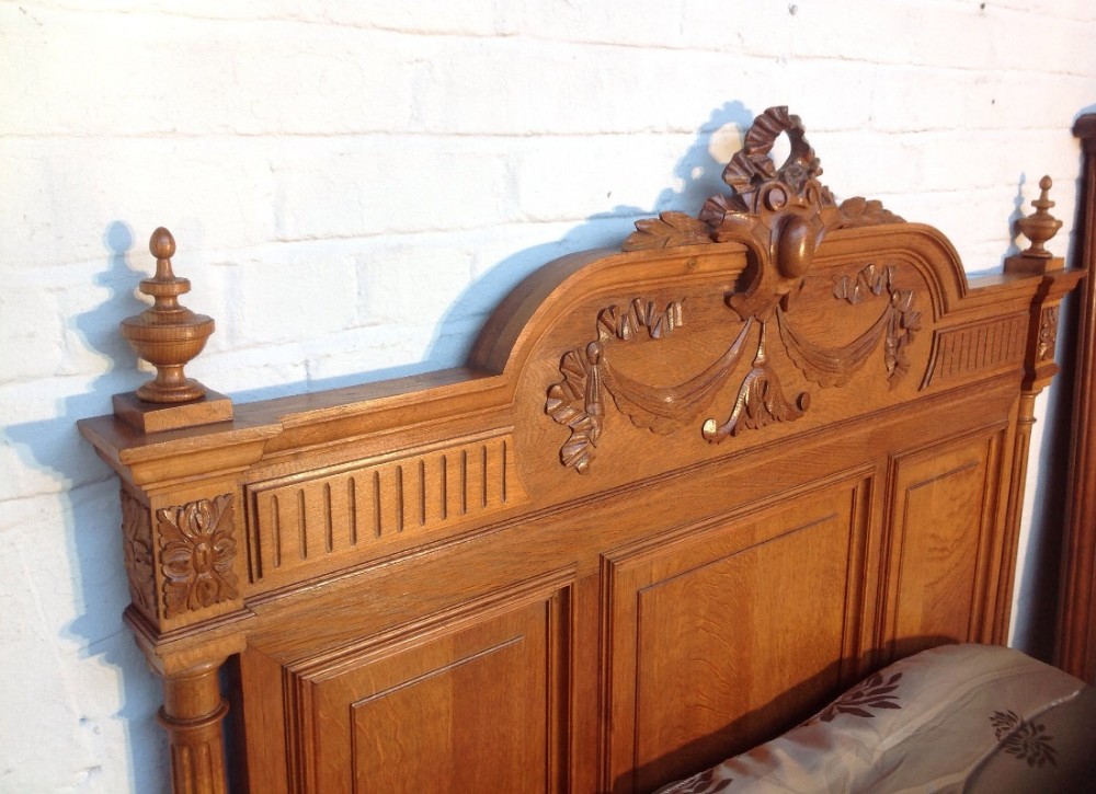 FRENCH OAK KINGSIZE BED View VI