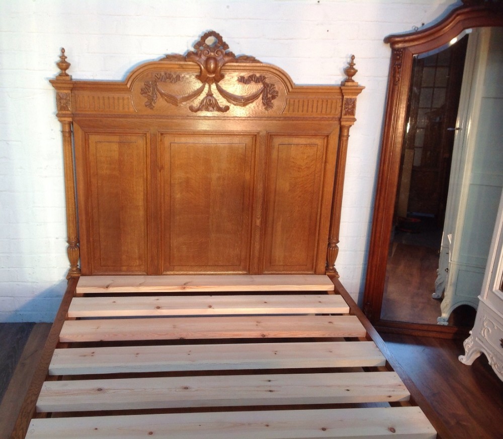 FRENCH OAK KINGSIZE BED View X