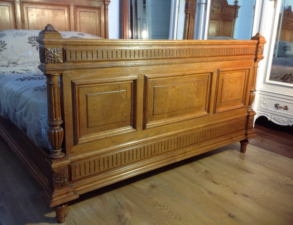 FRENCH OAK KINGSIZE BED View XI