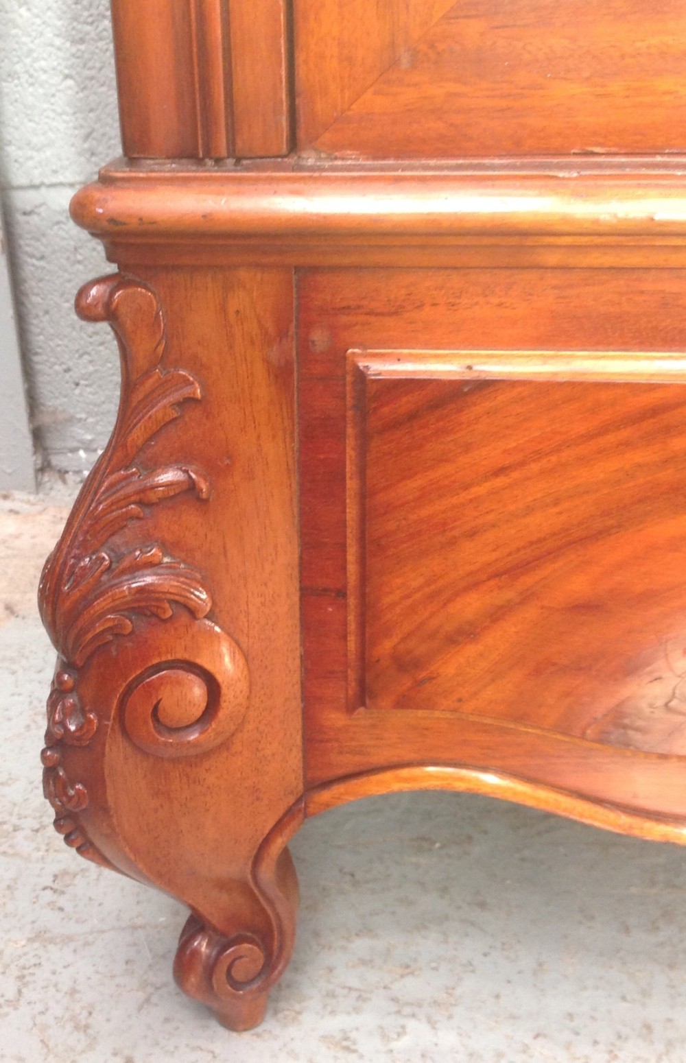 LARGE FRENCH MAHOGANY BREAKFRONT ARMOIRE View IX