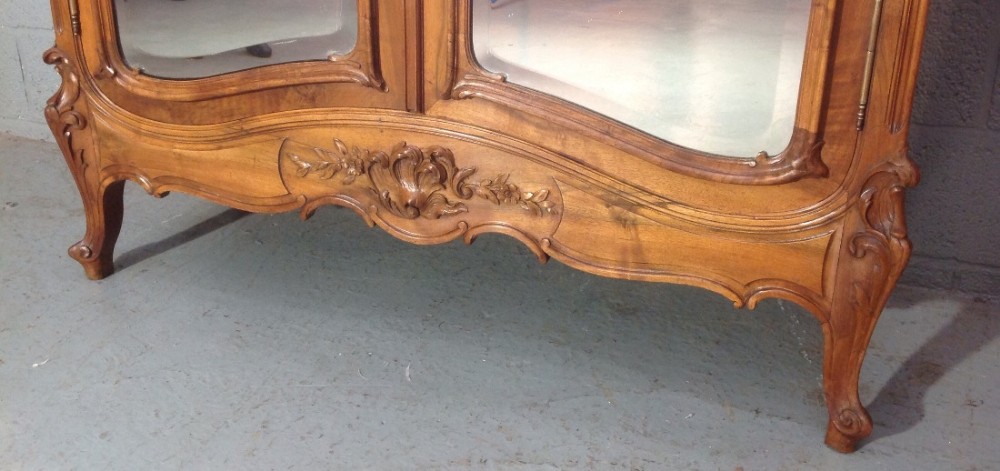 CARVED WALNUT FRENCH ARMOIRE View VI