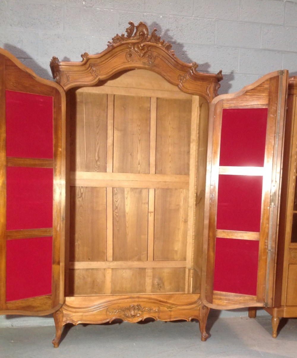 CARVED WALNUT FRENCH ARMOIRE View VIII