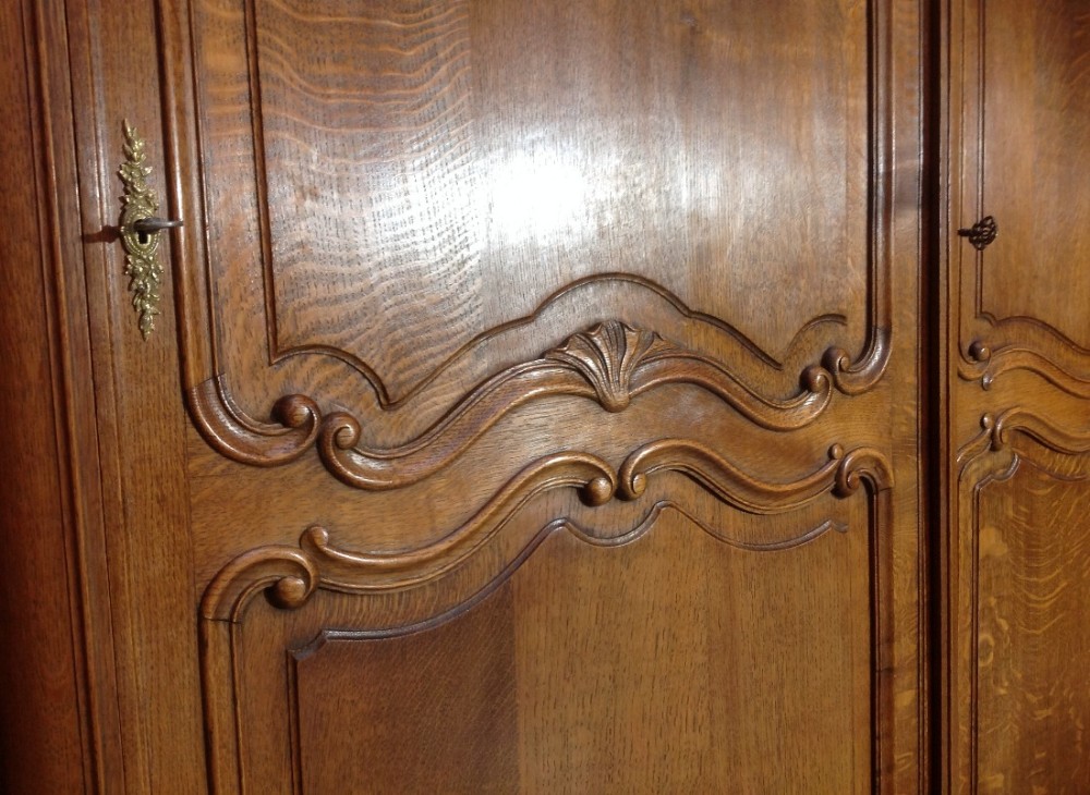 CARVED OAK TRIPLE FRENCH BREAKFRONT ARMOIRE View VIII