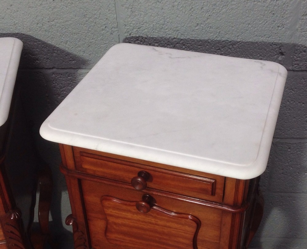OUTSTANDING PAIROF FRENCH MAHOGANY BEDSIDE CABINETS View II