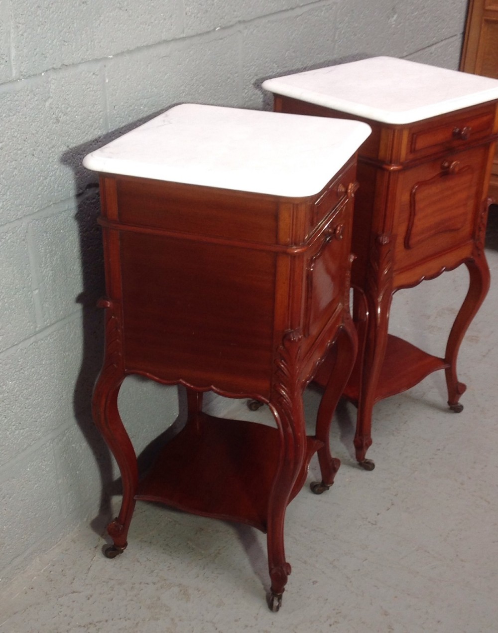 OUTSTANDING PAIROF FRENCH MAHOGANY BEDSIDE CABINETS View IV