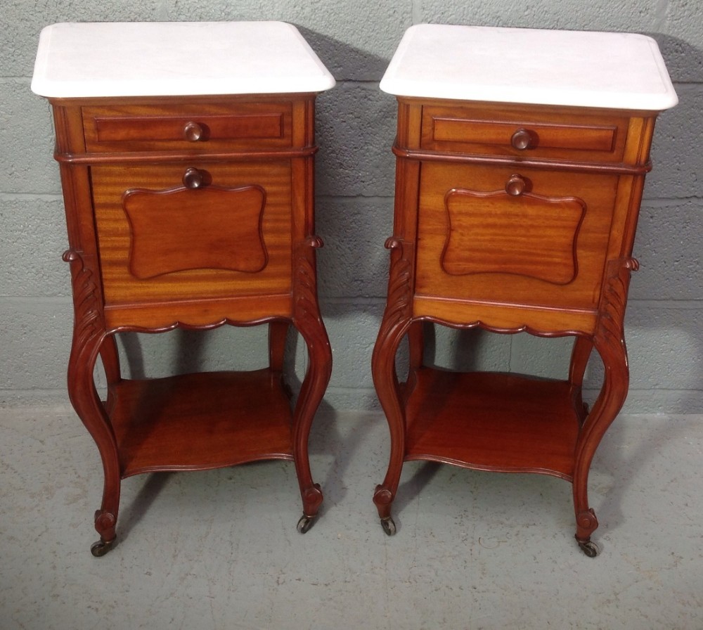 OUTSTANDING PAIROF FRENCH MAHOGANY BEDSIDE CABINETS View VI