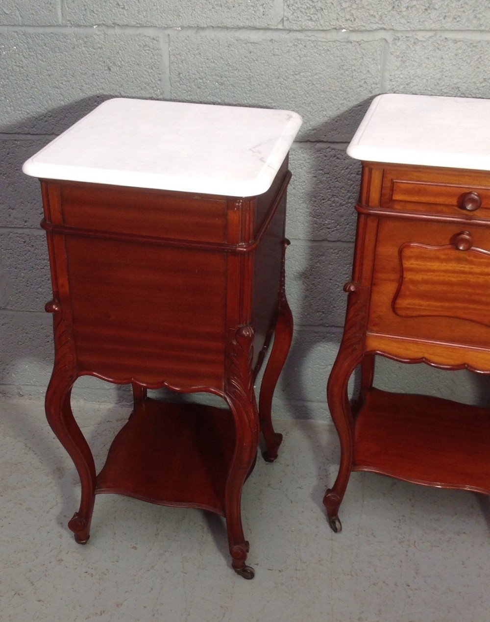OUTSTANDING PAIROF FRENCH MAHOGANY BEDSIDE CABINETS View VII