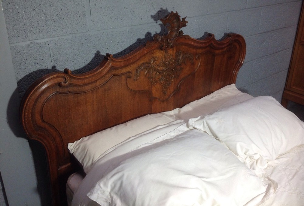 KINGSIZE CARVED OAK FRENCH BED View VI