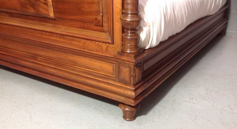 OUTSTANDING FRENCH WALNUT SUPER KINGSIZE BED  View VII