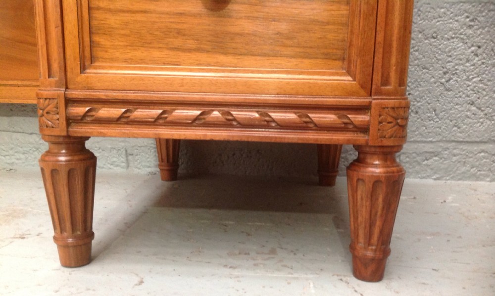 FRENCH WALNUT DRESSING TABLE View V