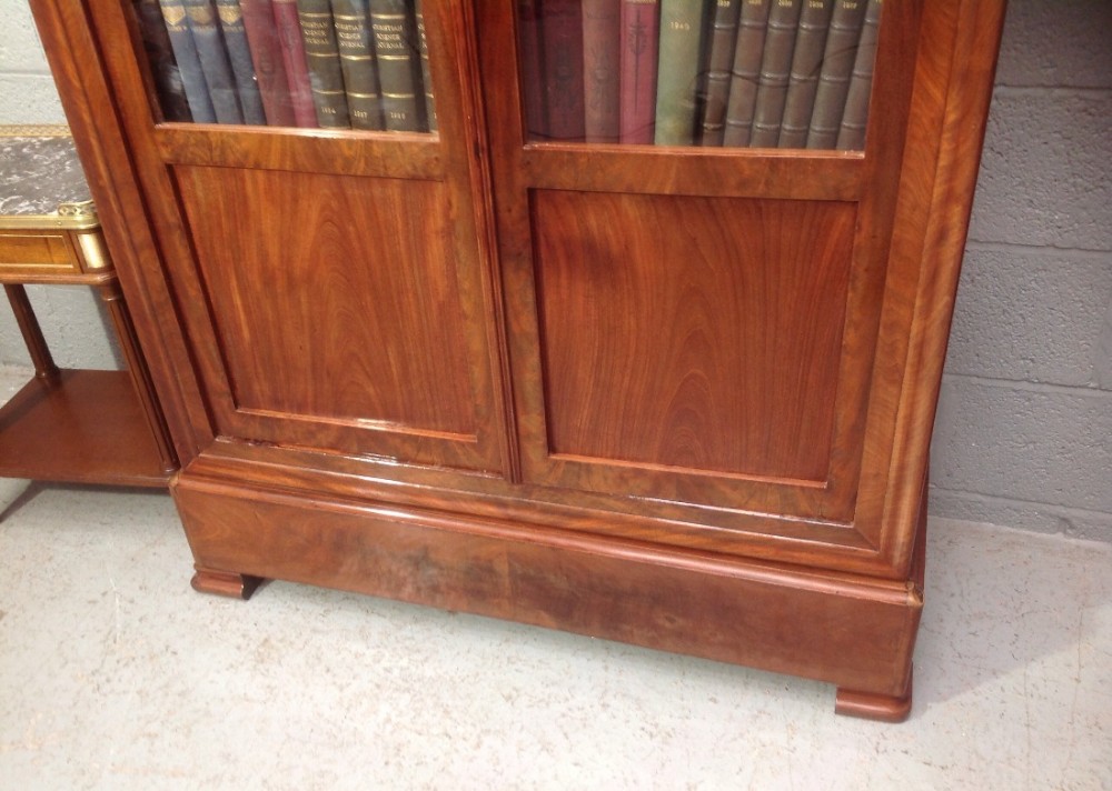 FRENCH MAHOGANY GLAZED BOOKCASE View III