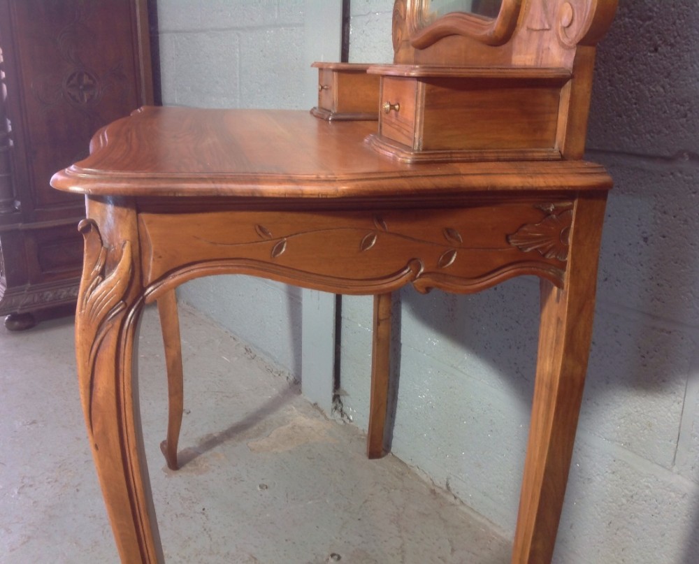 CARVED WALNUT FRENCH DRESSING TABLE  View VII