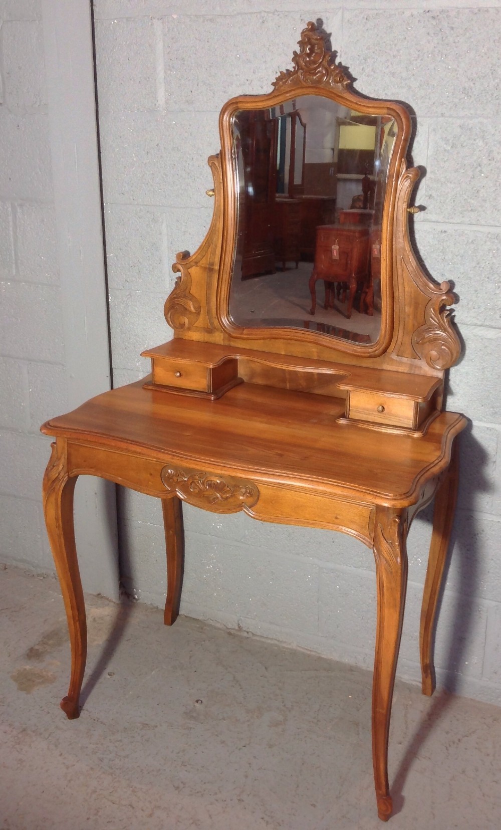 CARVED WALNUT FRENCH DRESSING TABLE  View VIII