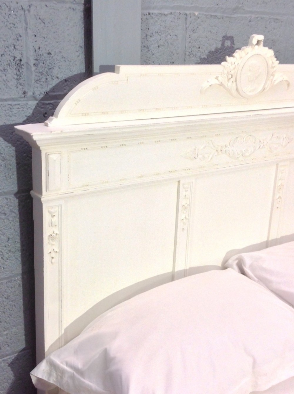 CARVED OAK FRENCH OAK PAINTED BED View VI