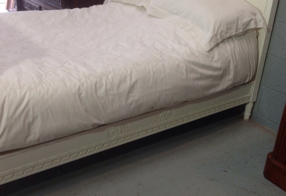 CARVED OAK FRENCH OAK PAINTED BED View IX