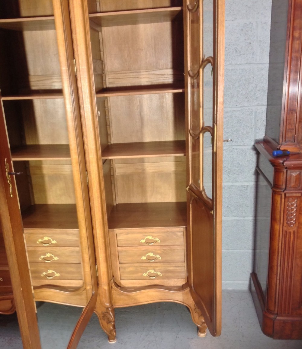 LARGE FRENCH CARVED OAK ARMOIRE View XII
