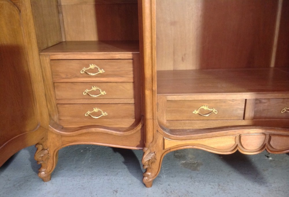 LARGE FRENCH CARVED OAK ARMOIRE View XIII