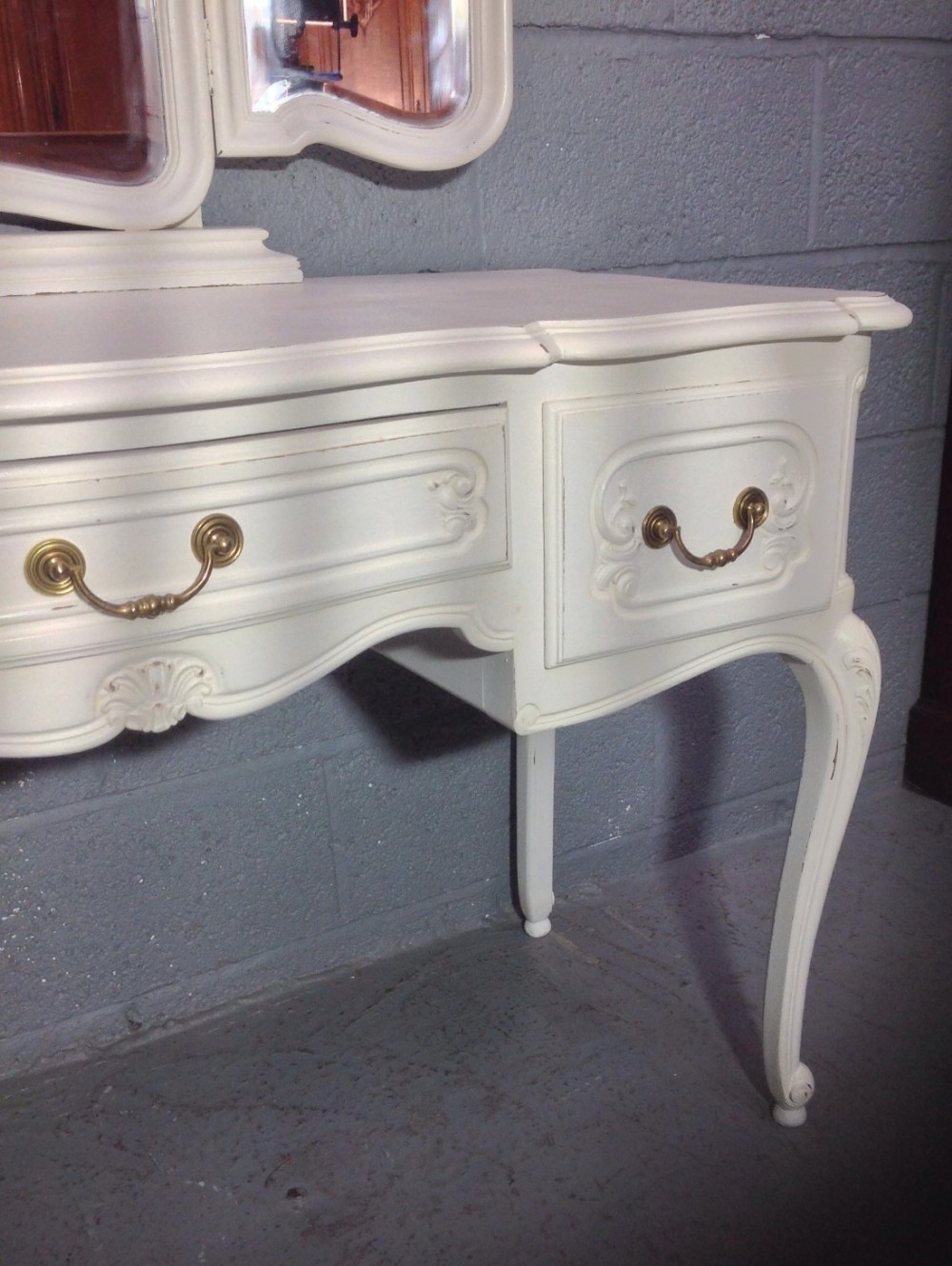FRENCH PAINTED DRESSING TABLE View IV